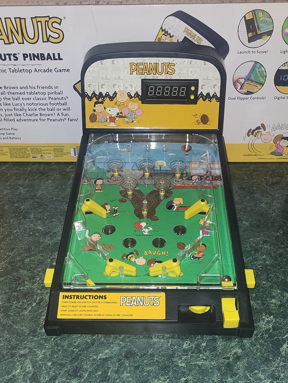 Peanuts Pinball Machine- New In Box, Electronic π - Picture 4 of 4